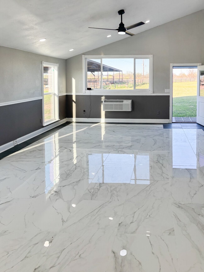 Foto del edificio - 465 County Road 180