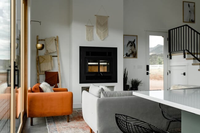 Building Photo - 2387 2500 S