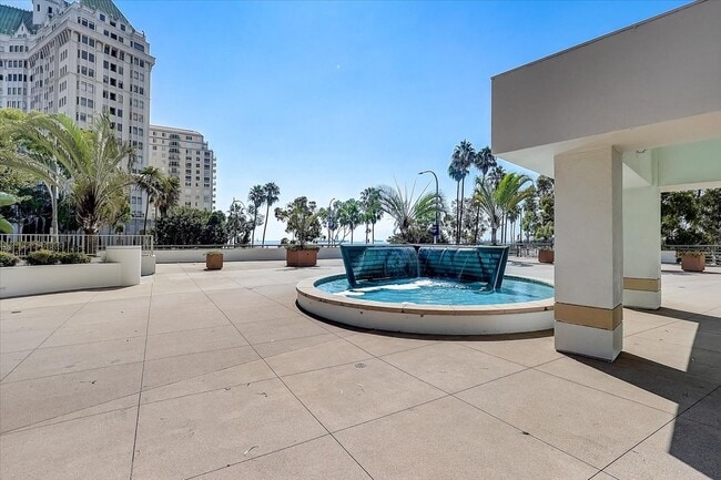 Building Photo - 700 E Ocean Blvd
