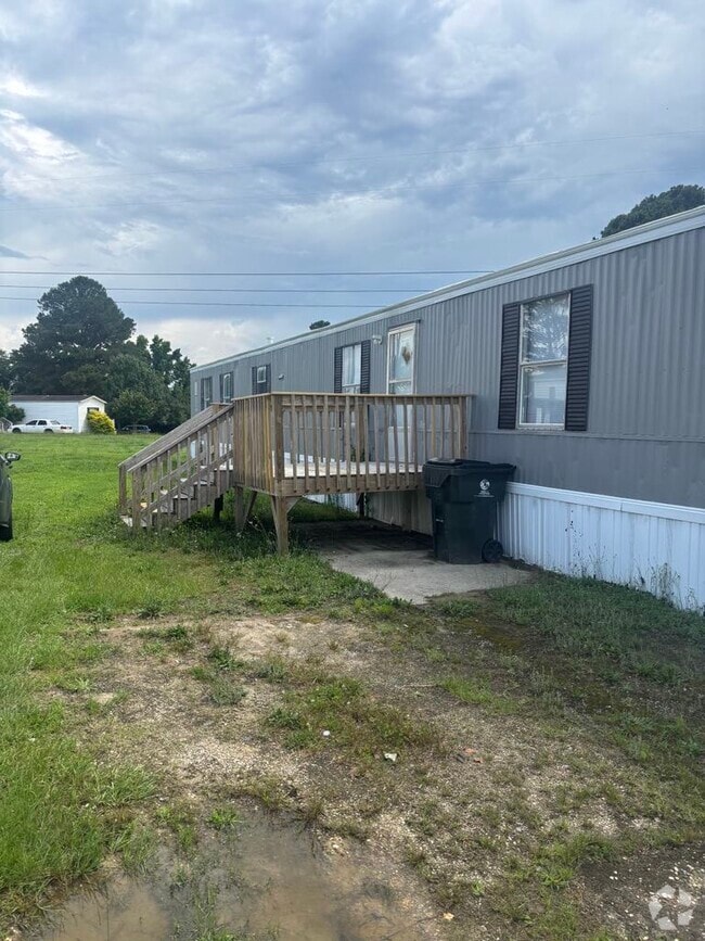 Building Photo - 726 Braswell Rd