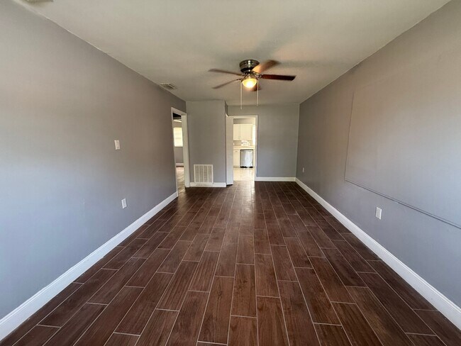 Foto del edificio - 4610 Barley St