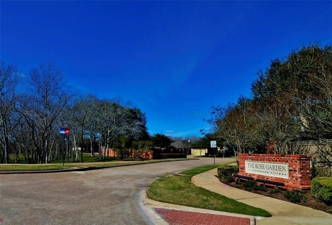 Building Photo - 11219 English Rose Trail