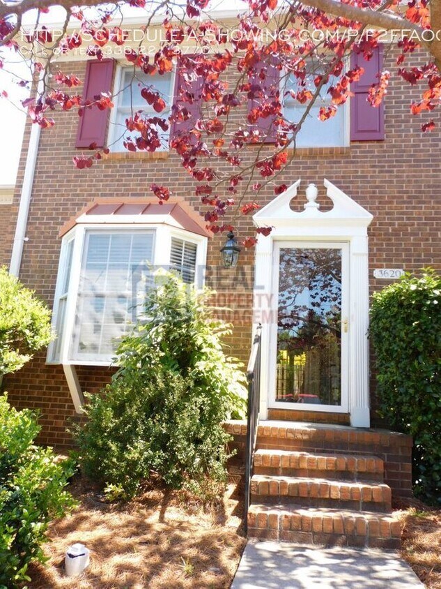 2210 New Garden Rd Unit 3620, Greensboro, NC 27410 Room for Rent in