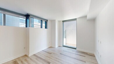 Interior Photo - 399 Fremont
