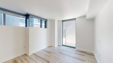 Interior Photo - 399 Fremont