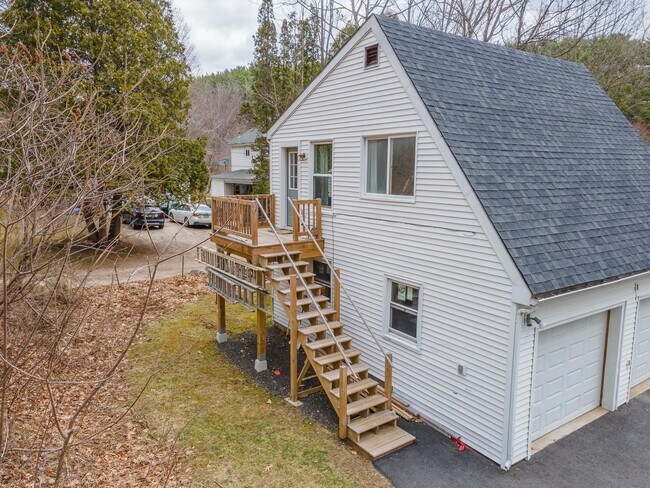 Foto del edificio - 212 Gilsum St