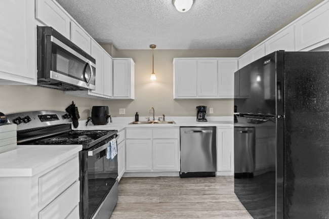 Building Photo - 100 Mosby Cir