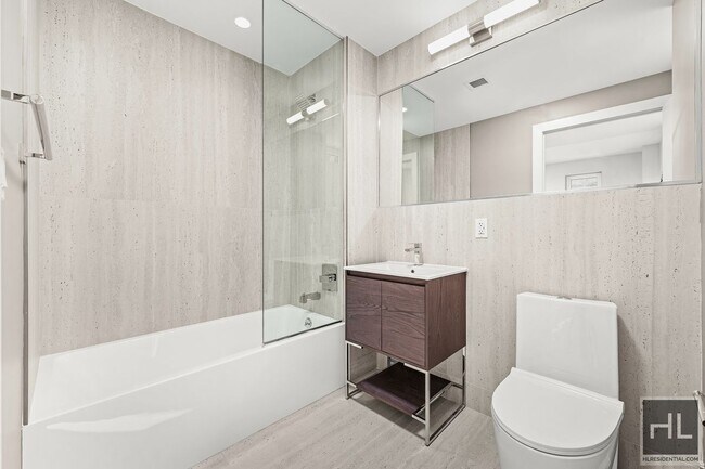 Foto del edificio - BRUCKNER BOULEVARD