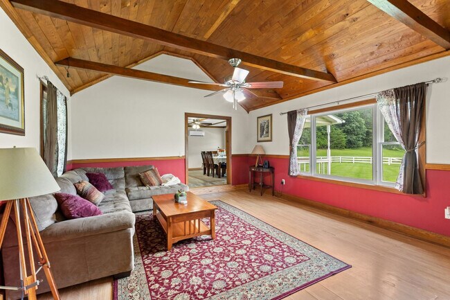 Foto del edificio - 1568 Little Hardwicks Creek Rd