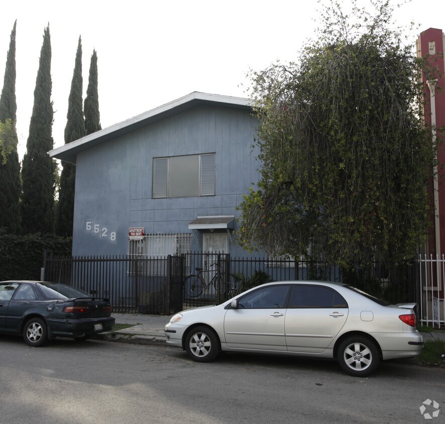 Building Photo - 5528 Fernwood Ave