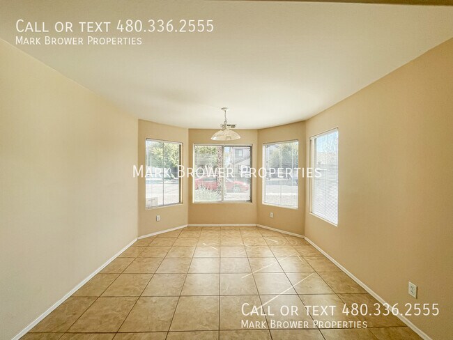 Building Photo - 1492 E Leaf Rd