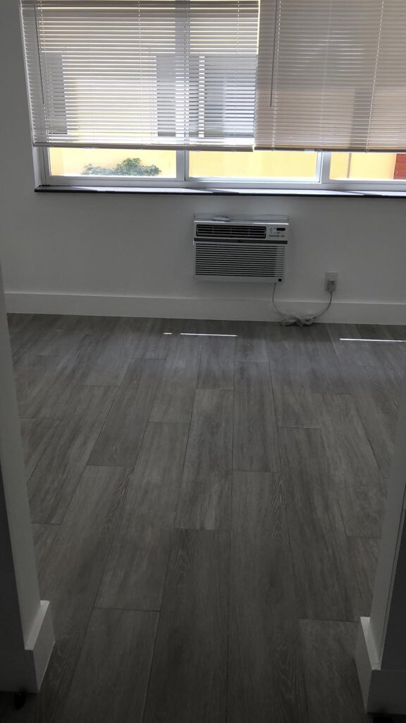 Building Photo - 6910 Byron Ave