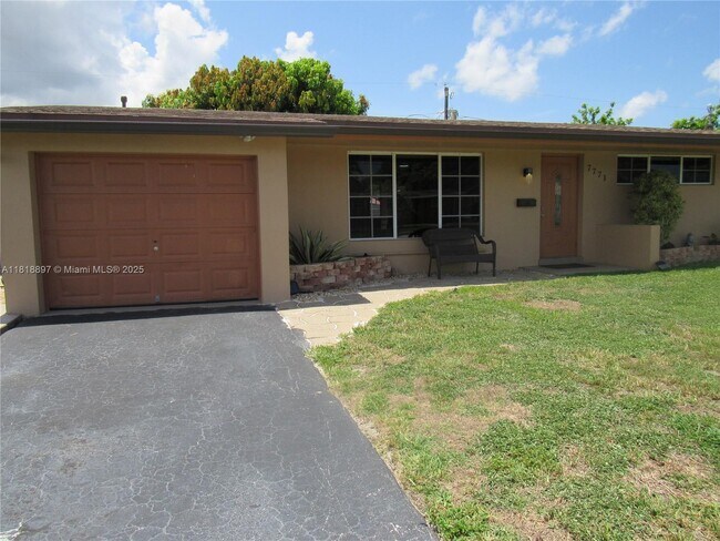 Foto del edificio - 7771 NW 21st Ct