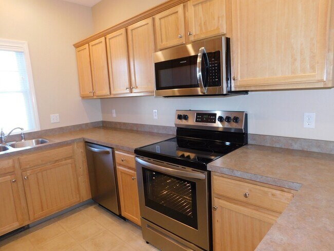 Foto del edificio - Modern 2-Story Townhome Condo with Resort-...