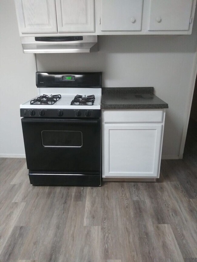 Foto del edificio - 3 Bedroom 1 Bath
