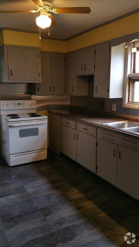 Building Photo - 808 E Water St