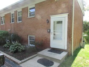 Building Photo - 28 Alpine Dr
