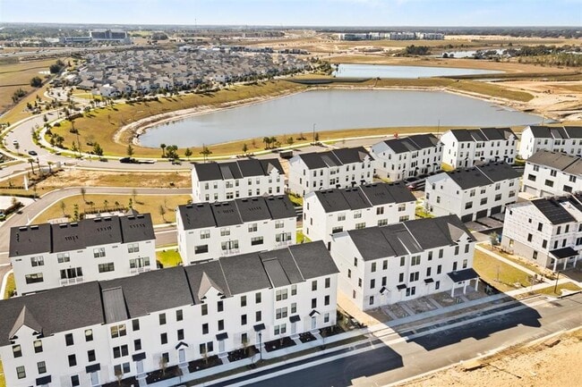 Building Photo - 15244 Groveside Rd