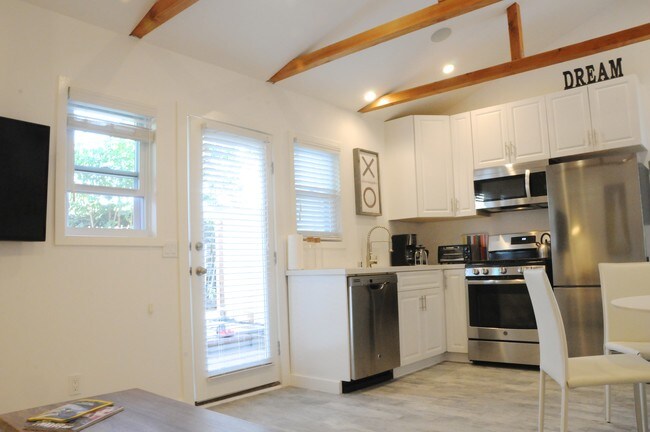Foto del edificio - 2347 Ashland Ave