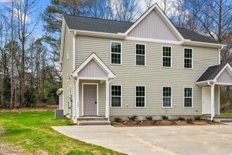 Building Photo - 122 Laura Ln