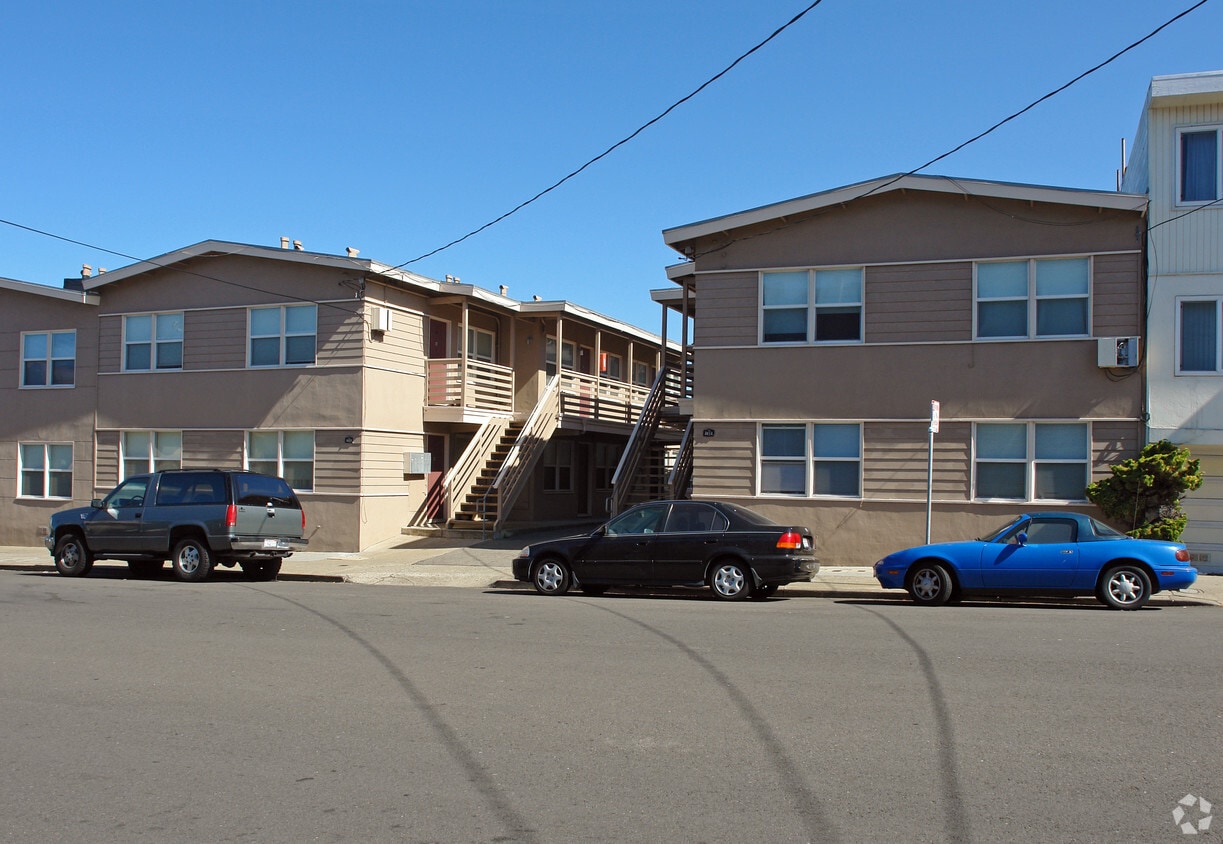 Primary Photo - 3210 Vicente St