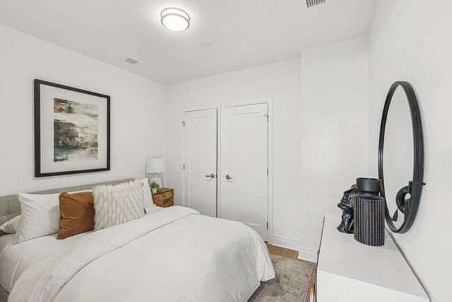 Building Photo - The Guardian