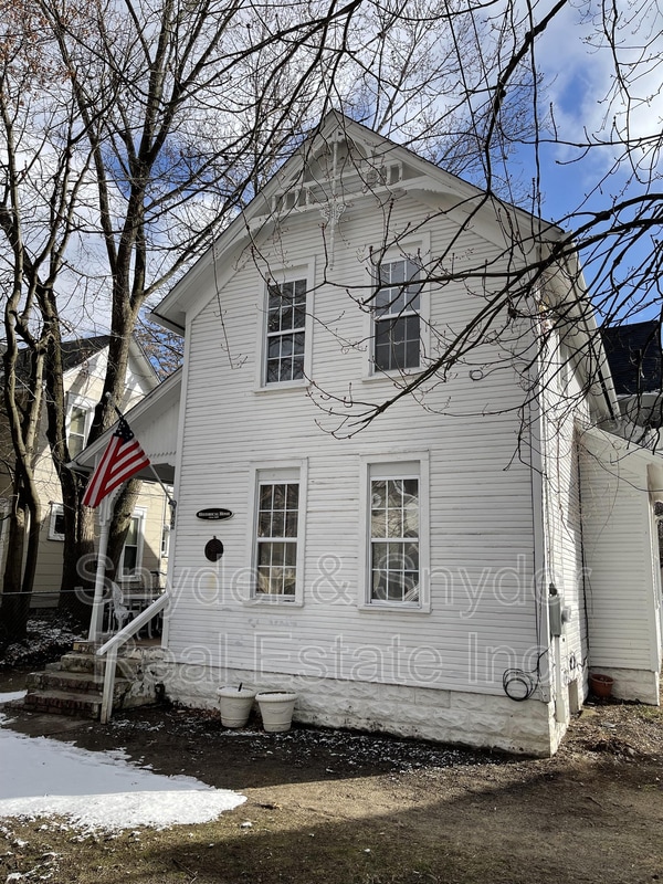 Building Photo - 386.5 Silver St