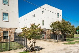 Building Photo - 4717 Virginia Ave