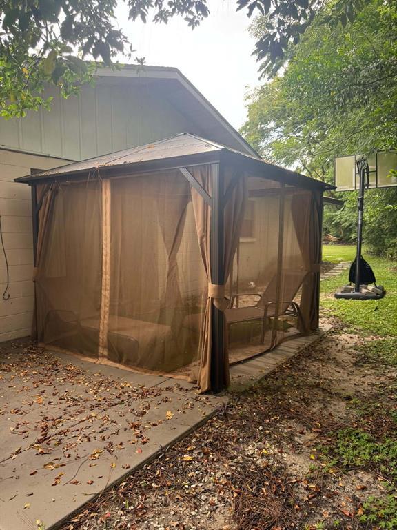 Building Photo - 516 B Track Run