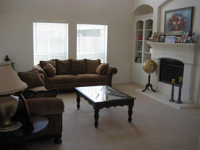 Foto del edificio - 2220 Longspur Ln
