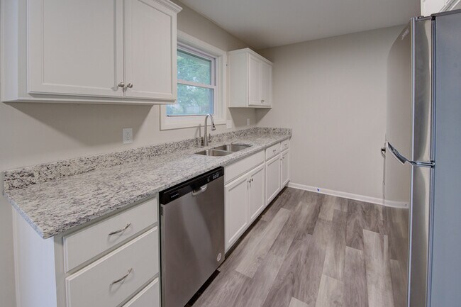Building Photo - Single Family Home