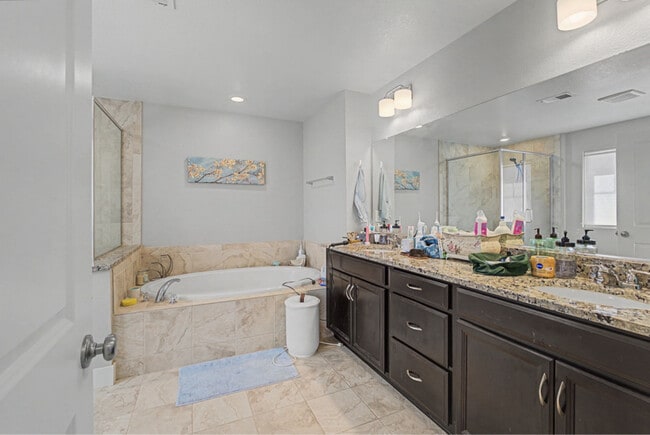 Foto del edificio - 2102 Summerlin Ln