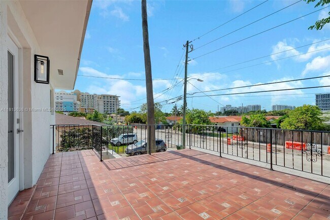 Foto del edificio - 2845 SW 24th St