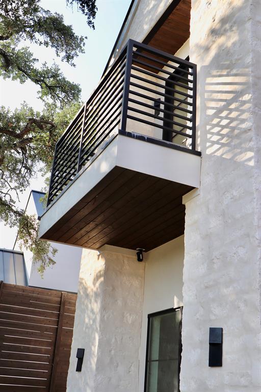 Foto del edificio - 6102 Forest Hills Dr