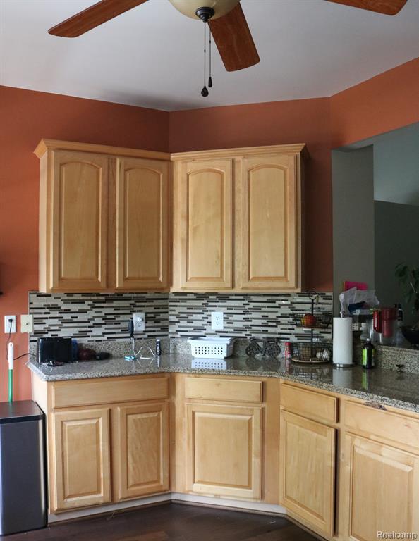 Foto del edificio - 699 W Bluff Ct