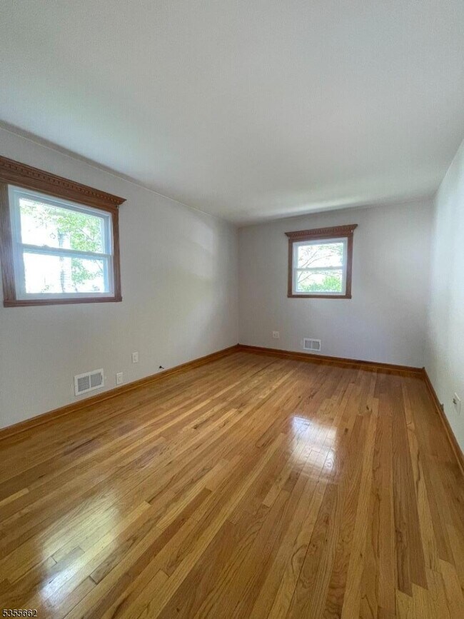 Foto del edificio - 331 Boxwood Ct