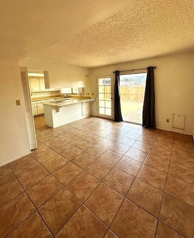 Foto del edificio - Charming 3BR Townhome in Glendale