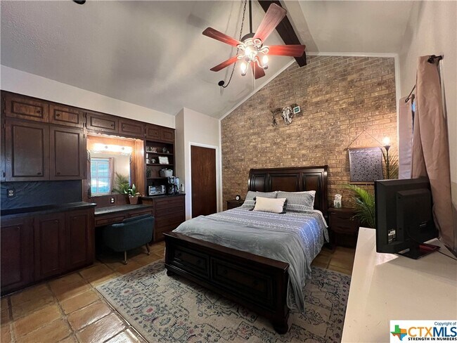 Building Photo - 2903 Pecan Dr