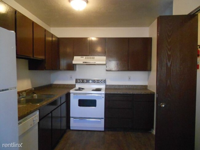 Building Photo - 2 br, 1 bath Apartment - 1184 W 4400 S