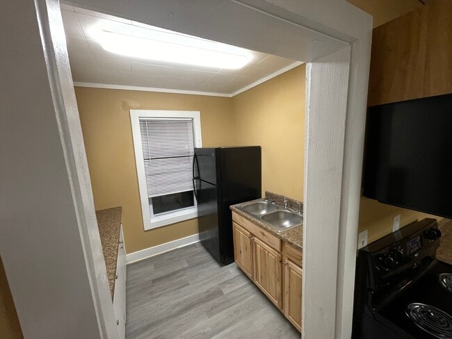 Kitchen - 323 Spruce St