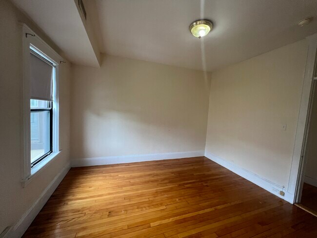 Foto del edificio - 24 Hamilton Rd