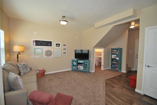 Building Photo - 484 W 1490 N