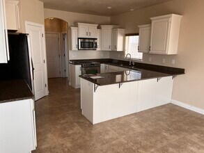 Building Photo - 2837 W Bear Ridge Way