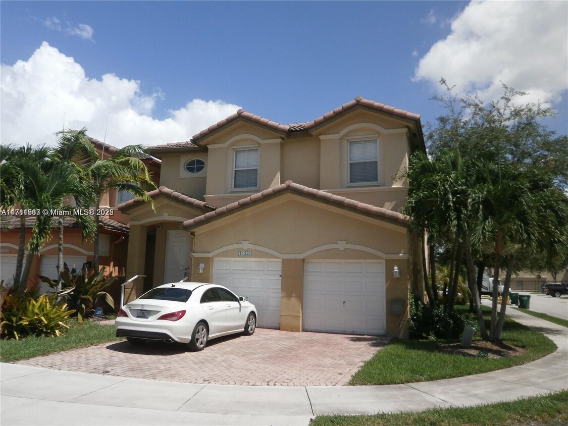 Primary Photo - 11359 NW 83rd Way