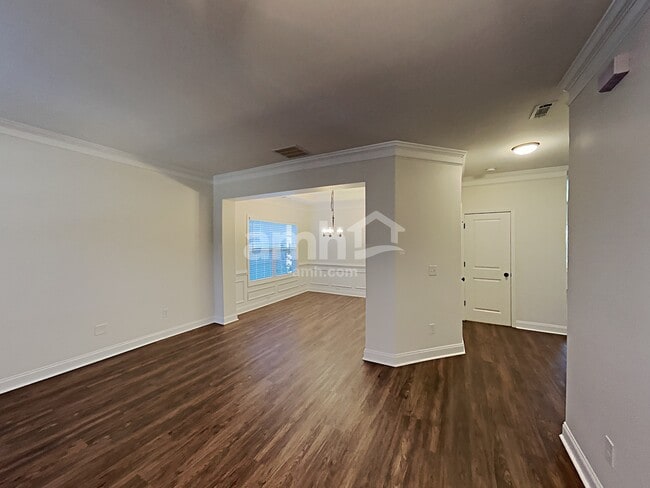 Building Photo - 446 Crestmont Lane