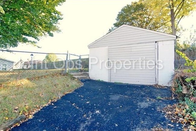 Foto del edificio - 8970 Olden Ave