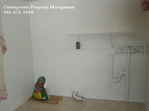 Foto del edificio - 2 Bedroom House with Large Yard