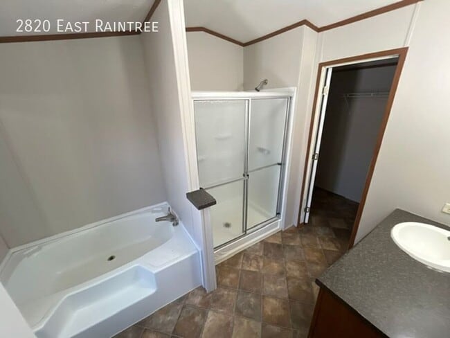 Building Photo - 2820 East Raintree-