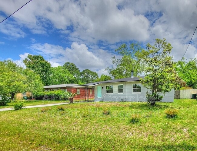 Building Photo - 3919 Skycrest Dr