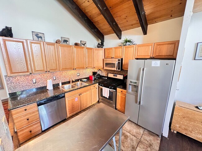 Foto del edificio - Fully Furnished Rental